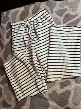 Striped Knit Lounge Set - Black & Cream